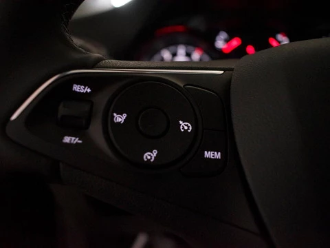 Opel Crossland X 1.2 81KW DESIGN LINE 120 ANIVERSARIO S