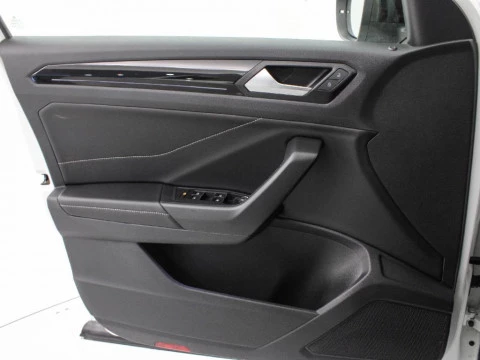 Volkswagen T-Roc 2.0 TDI 110KW DSG R-LINE 150 5P