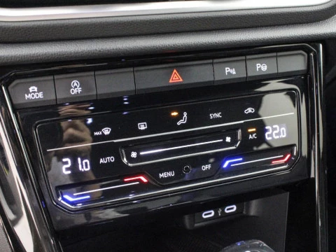 Volkswagen T-Roc 2.0 TDI 110KW DSG R-LINE 150 5P