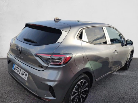 Renault Clio Techno full hybrid E-Tech 145 (103Kw)
