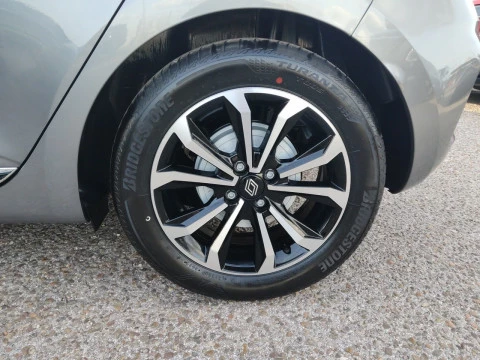 Renault Clio Techno full hybrid E-Tech 145 (103Kw)