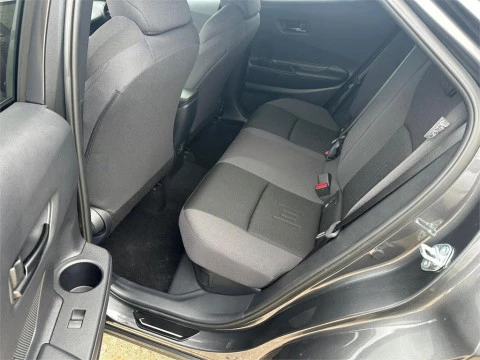 Toyota C-HR - Advance Hybrid 140