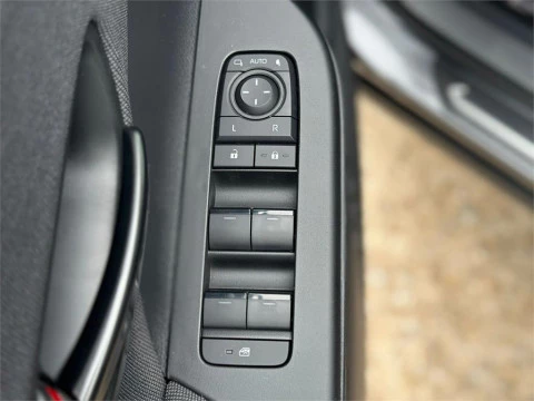 Toyota C-HR - Advance Hybrid 140
