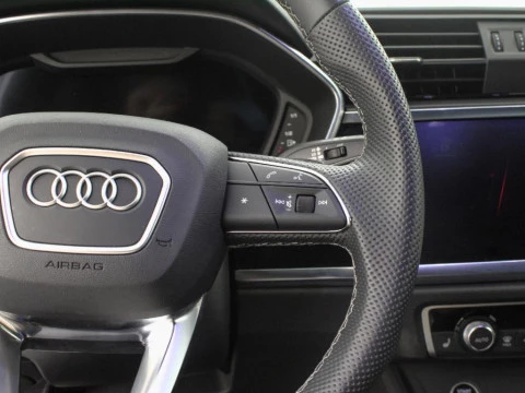 Audi Q3 2.0 35 TDI S TRONIC BLACK LINE 150 5P