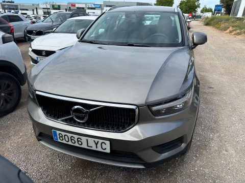 Volvo XC40 2.0 B3 G Momentum Pro Auto