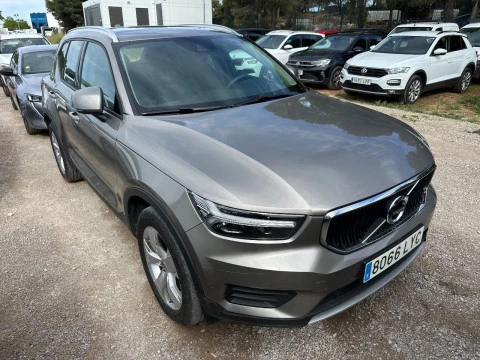 Volvo XC40 2.0 B3 G Momentum Pro Auto