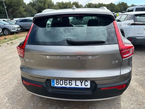 Volvo XC40 2.0 B3 G Momentum Pro Auto