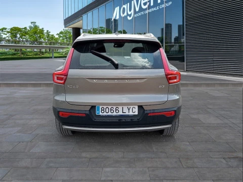 Volvo XC40 2.0 B3 G Momentum Pro Auto