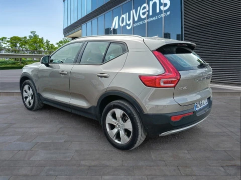 Volvo XC40 2.0 B3 G Momentum Pro Auto