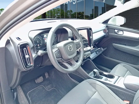 Volvo XC40 2.0 B3 G Momentum Pro Auto