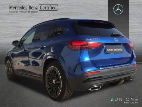 Mercedes-Benz GLA  200 d