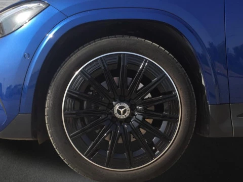 Mercedes-Benz GLA  200 d