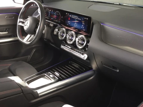 Mercedes-Benz GLA  200 d
