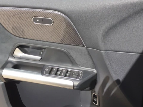 Mercedes-Benz GLA  200 d