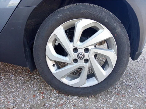 Toyota Aygo X Cross Cross Play