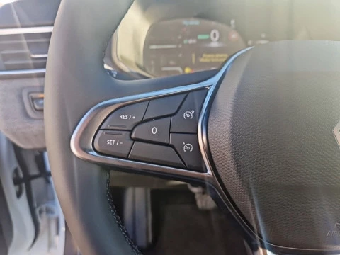 Renault Clio Techno full hybrid E-Tech 145 (103Kw)