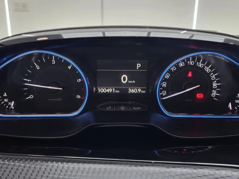 Peugeot 2008 Allure BlueHDi 120 S&S EAT6