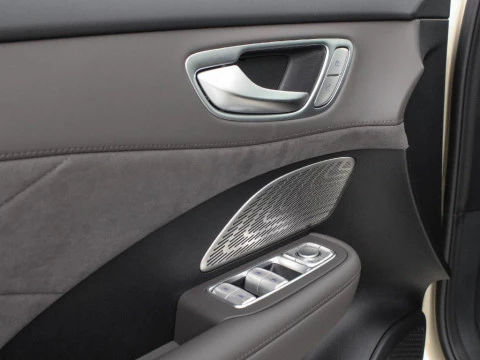 MG3 BEV 77KWH LUXURY 245 5P