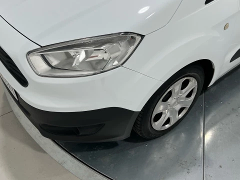 Ford Tourneo Courier 1.5 TDCi 75cv Trend