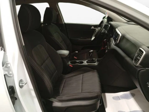 Kia Sportage 1.6 MHEV Business 100kW (136CV) 4x4