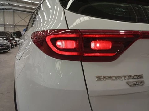 Kia Sportage 1.6 MHEV Business 100kW (136CV) 4x4