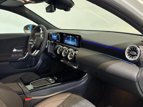 Mercedes-Benz Clase A A 250 e con tecnologia hibrida EQ