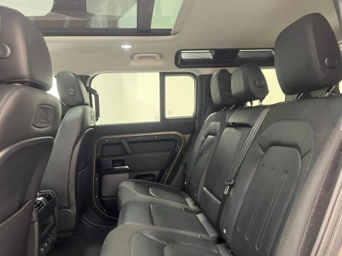 Land Rover Defender 3.0 D300 S 110 Auto 4WD MHEV