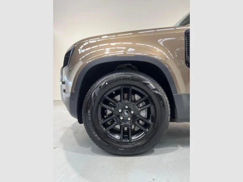 Land Rover Defender 3.0 D300 S 110 Auto 4WD MHEV