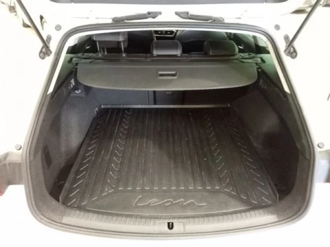 Seat Nuevo León SP 1.4 e-Hybrid DSG S&S Xcellence Go L