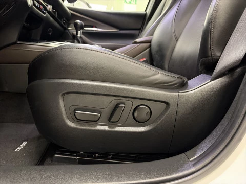 Mazda CX-30 2.0 Skyactiv-X Zenith 132 kW (180 CV)