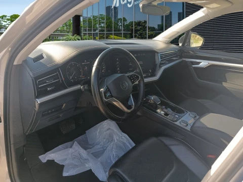 Volkswagen Touareg R-Line Indiv Eleg 3.0 V6 TDI 210 Tip 4M