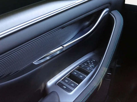 BYD SEAL U DM-i Comfort 160 kW (218 CV)