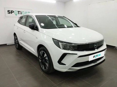 Opel Grandland 1.2 Turbo Design & Tech