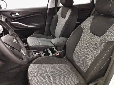 Opel Grandland 1.2 Turbo Design & Tech