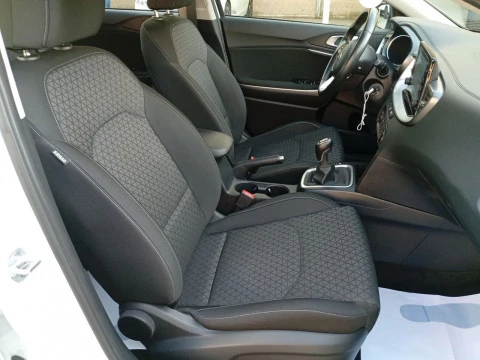 Kia Ceed Tourer Tourer 1.6 MHEV iMT 100kW Drive