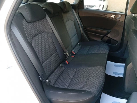 Kia Ceed Tourer Tourer 1.6 MHEV iMT 100kW Drive