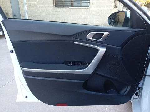 Kia Ceed Tourer Tourer 1.6 MHEV iMT 100kW Drive