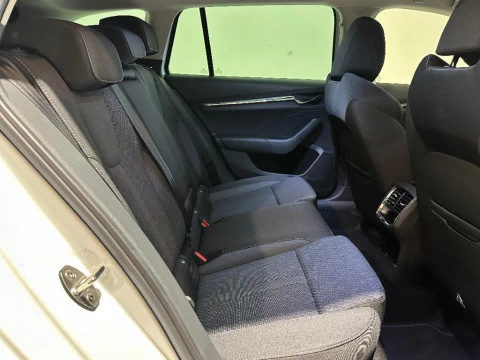 Skoda Octavia Combi Selection 1,4 TSI iV P-HEV 150 kW (204 CV) DSG 6 vel.