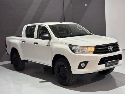 Toyota Hilux 2.4 D-4D Cabina Doble GX