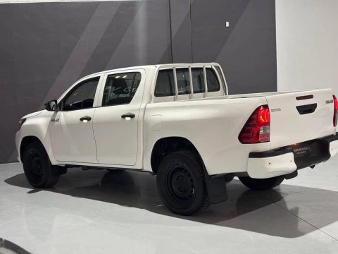 Toyota Hilux 2.4 D-4D Cabina Doble GX