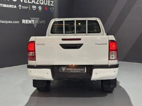 Toyota Hilux 2.4 D-4D Cabina Doble GX