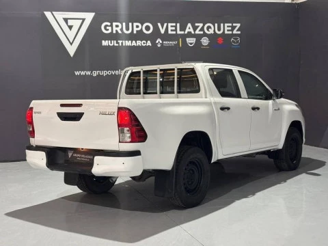 Toyota Hilux 2.4 D-4D Cabina Doble GX