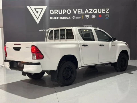Toyota Hilux 2.4 D-4D Cabina Doble GX