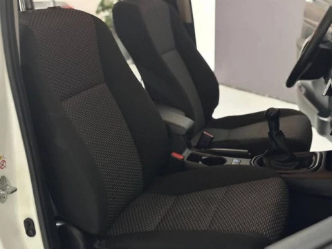 Toyota Hilux 2.4 D-4D Cabina Doble GX