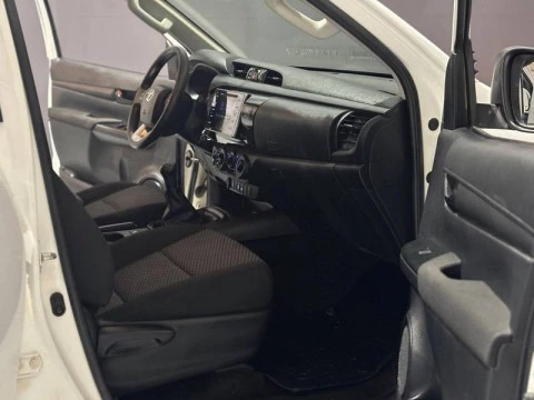 Toyota Hilux 2.4 D-4D Cabina Doble GX