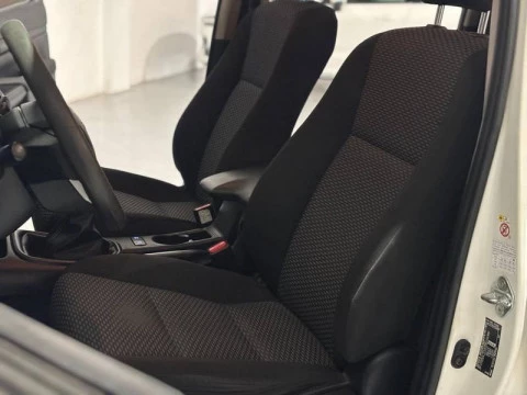 Toyota Hilux 2.4 D-4D Cabina Doble GX