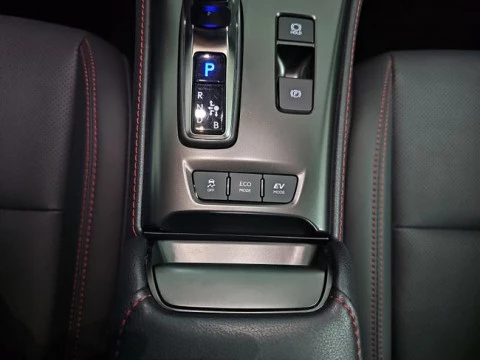 Lexus LBX 1.5 136cv HEV Elegant+ Black