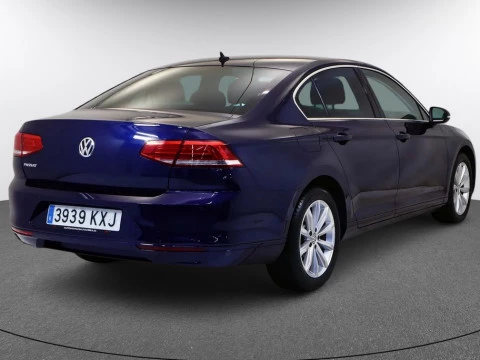 Volkswagen PASSAT 1.6 TDI 88KW DSG ADVANCE 4P
