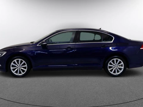 Volkswagen PASSAT 1.6 TDI 88KW DSG ADVANCE 4P