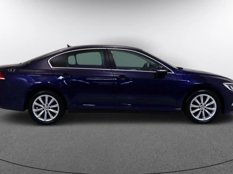Volkswagen PASSAT 1.6 TDI 88KW DSG ADVANCE 4P